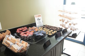 Free daily continental breakfast