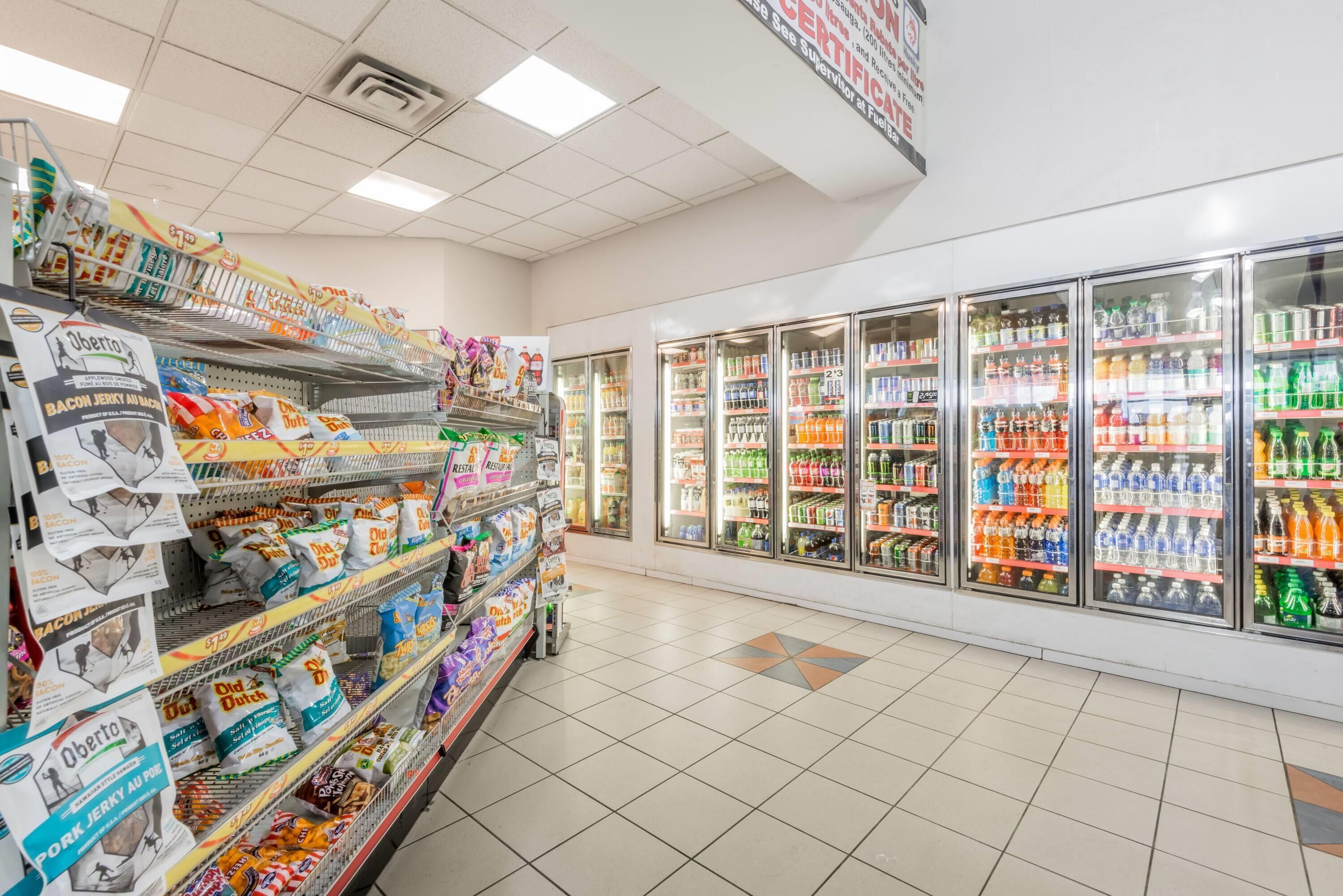 Photo - Super 8 by Wyndham Mississauga