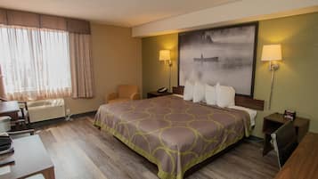 Room, 1 King Bed, Non Smoking | Desk, soundproofing, free cribs/infant beds, free WiFi