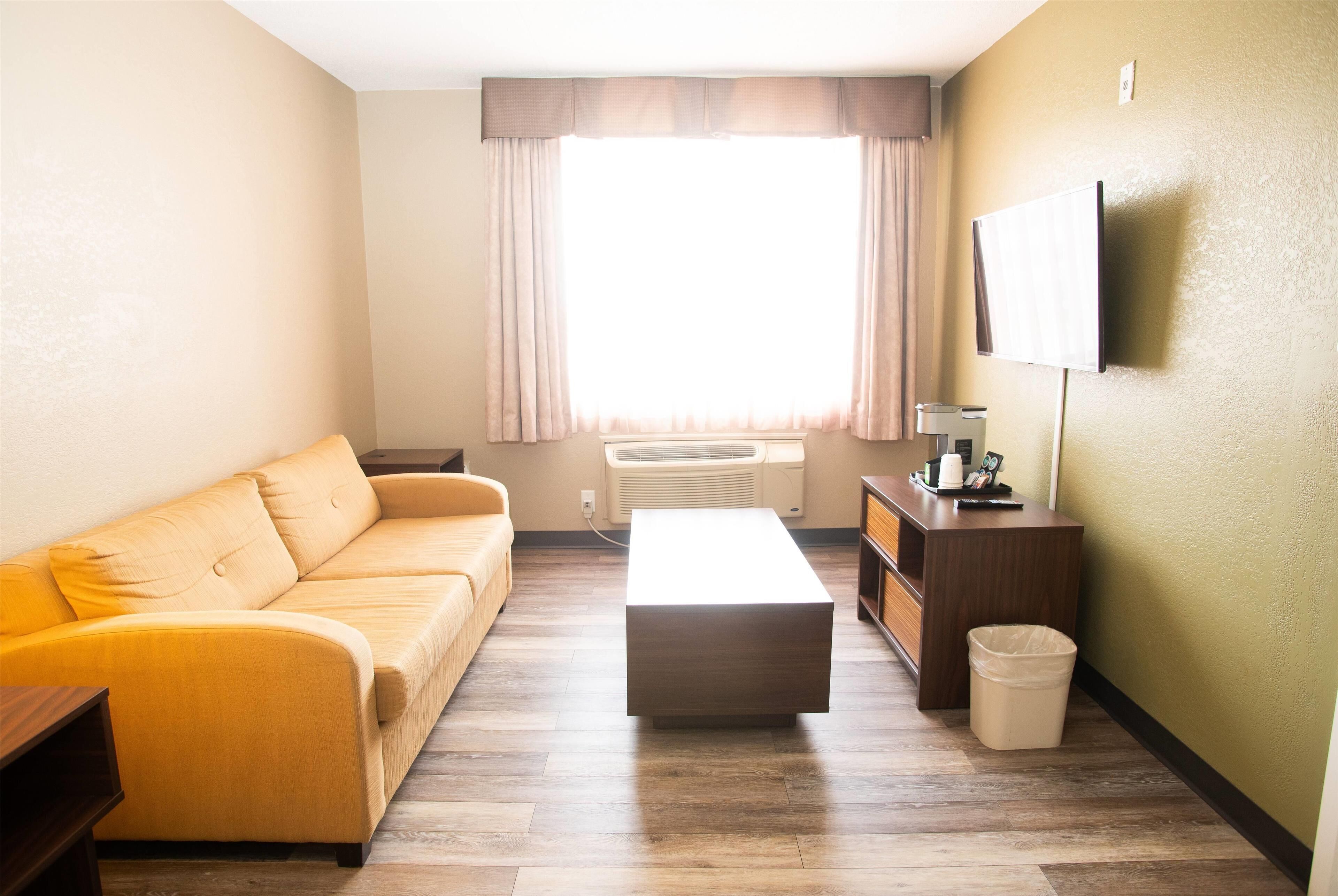 Suite, 1 King Bed, Non Smoking