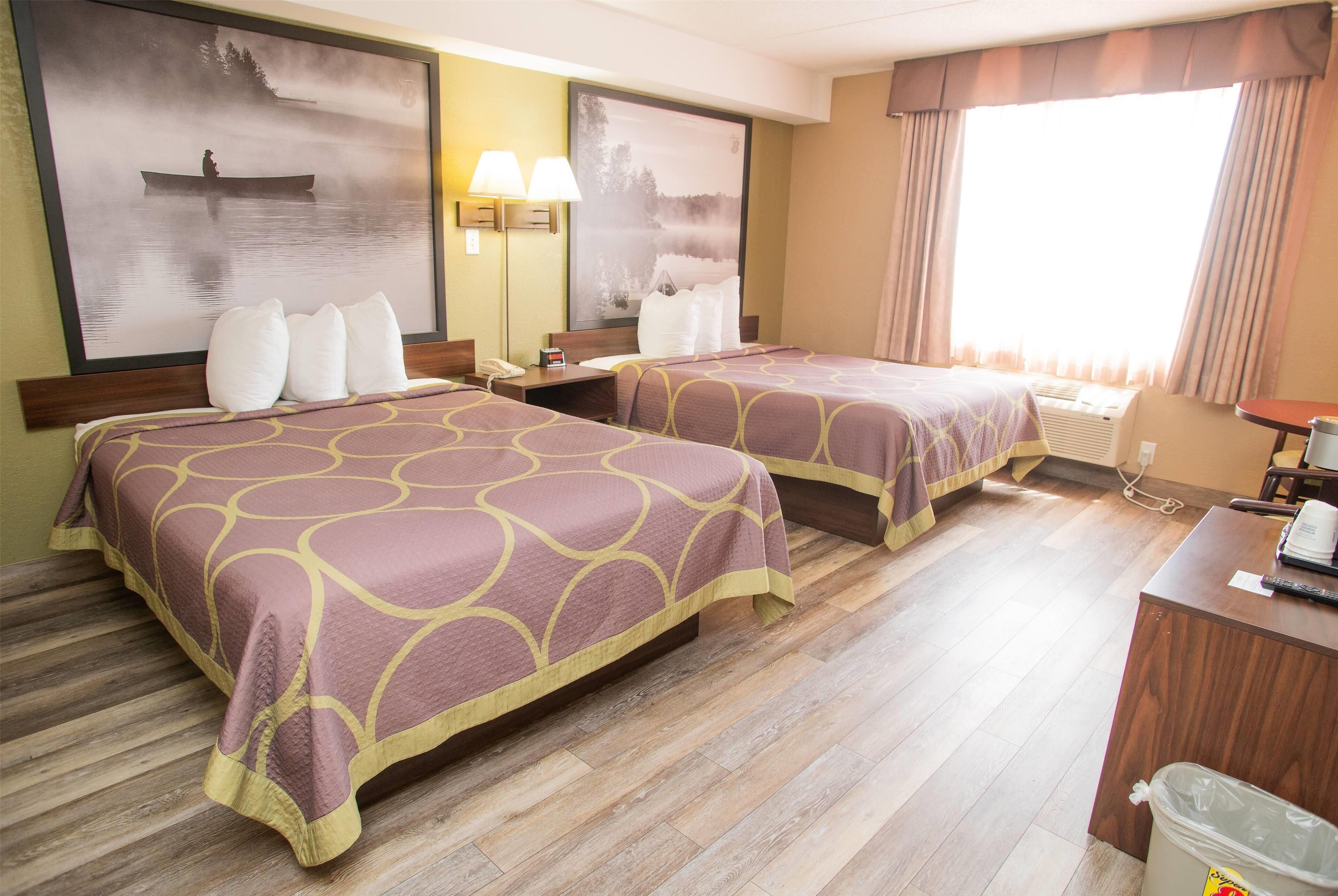 Photo - Super 8 by Wyndham Mississauga