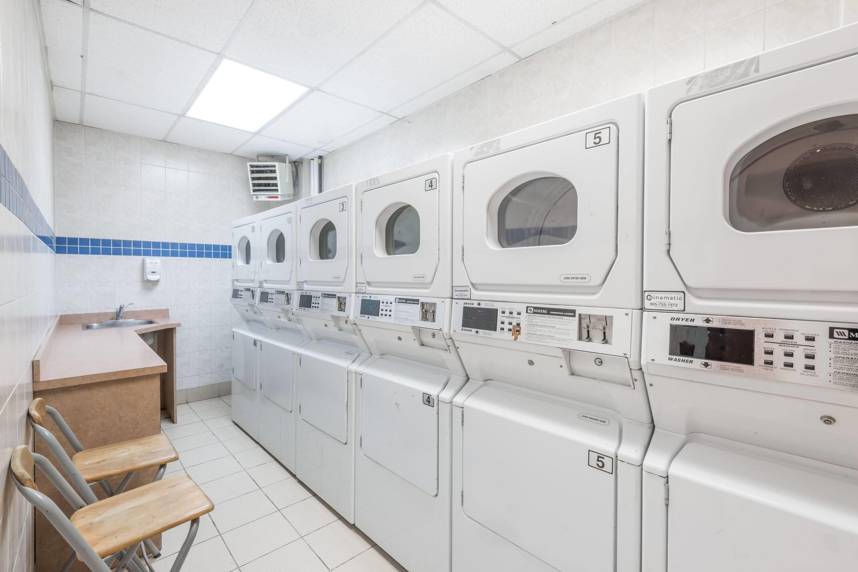 Photo - Super 8 by Wyndham Mississauga