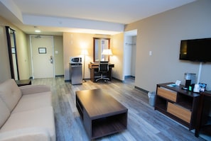 Studio Suite, 1 King Bed, Non Smoking