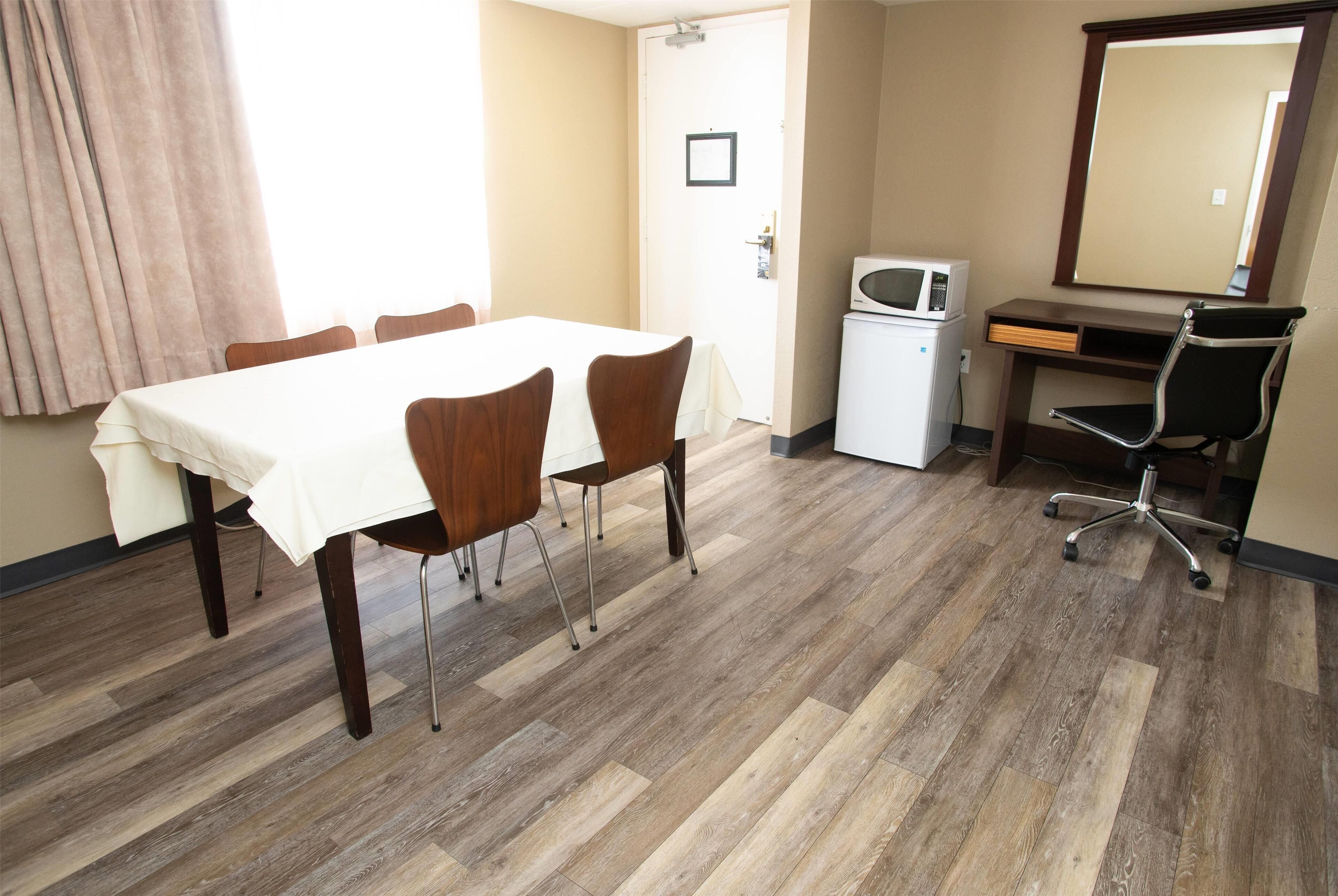 Foto - Super 8 by Wyndham Mississauga