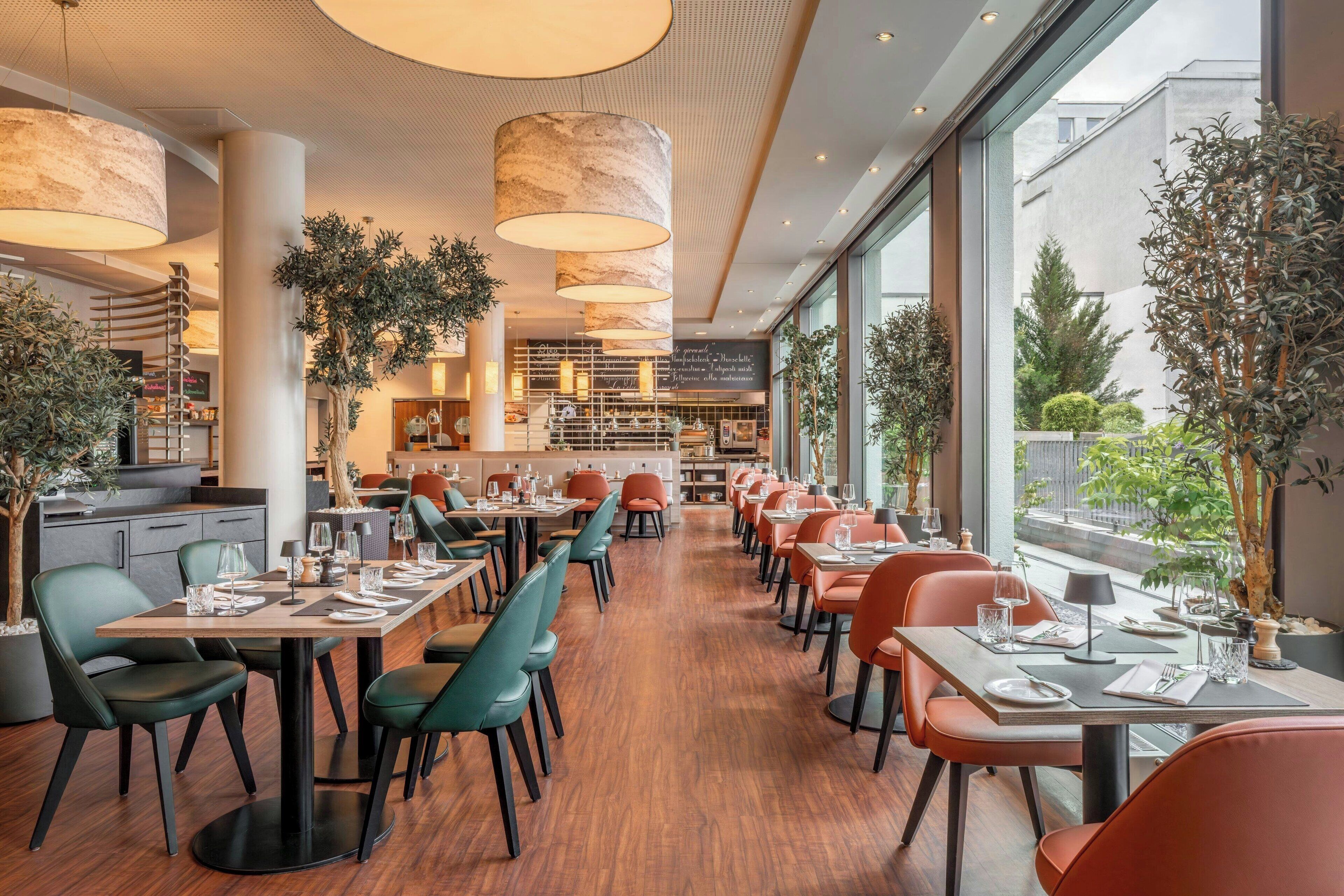 Petit déjeuner, déjeuner et dîner servis sur place