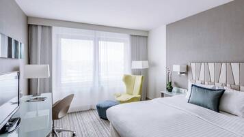 Room, 1 King Bed | Hypo-allergenic bedding available, in-room safe, desk, laptop workspace