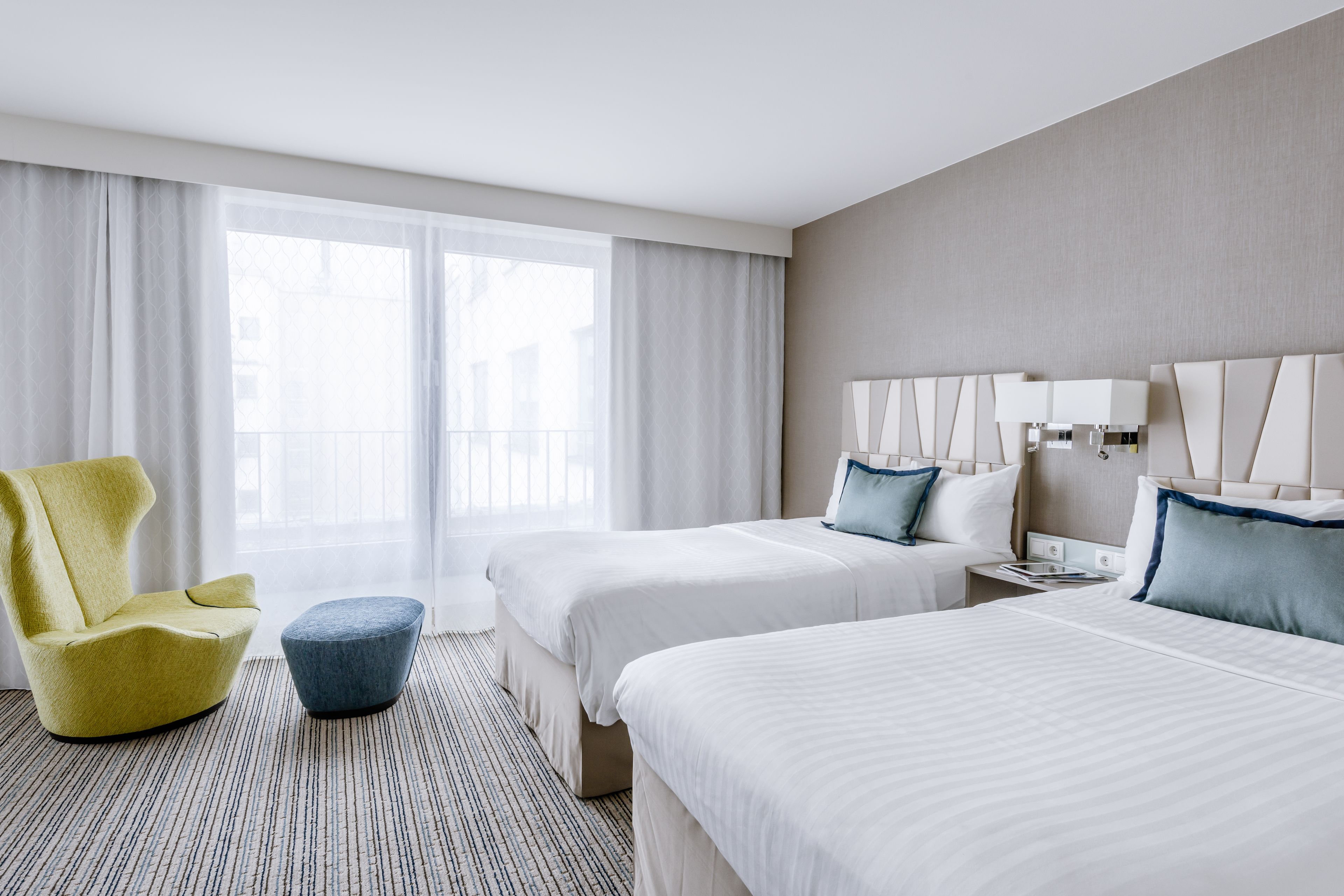 hypo-allergenic bedding, in-room safe, desk, laptop workspace