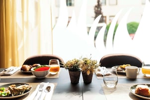 Daily buffet breakfast (EUR 20.90 per person)