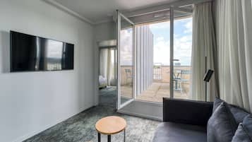 Suite, 1 King-Bett, Nichtraucher, Terrasse (Separate Living Room;with Sofabed) | Zimmerausstattung