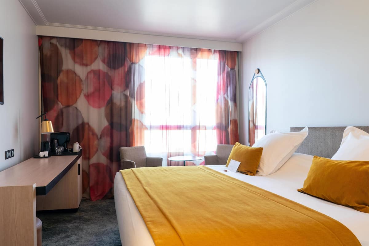 Habitación superior, 1 cama King size, para fumadores | 1 habitación, sábanas de algodón egipcio y ropa de cama de alta calidad