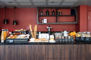 Daily buffet breakfast (EUR 20.90 per person)