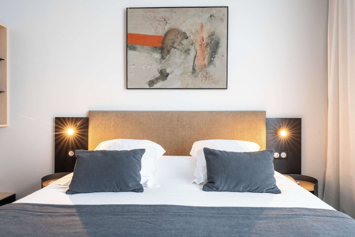 suite, 1 king bed, non smoking, terrace (separate living room;with sofabed) | egyptian cotton sheets, premium bedding, memory-foam beds, minibar