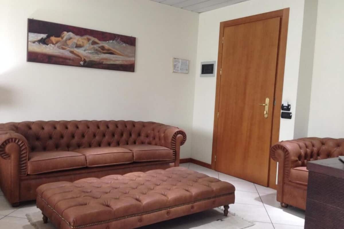 43-inch tv with satellite channels