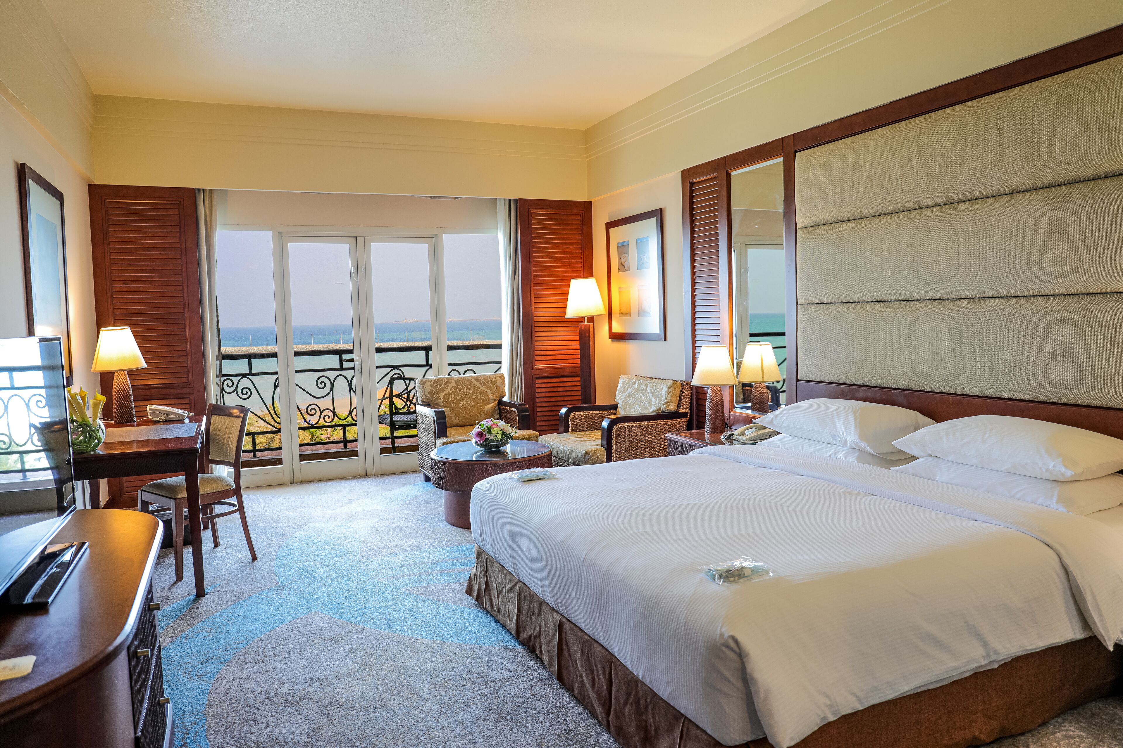 Deluxe Grand Room with Sea View and Balcony | Premium bedding, minibar, in-room safe, desk