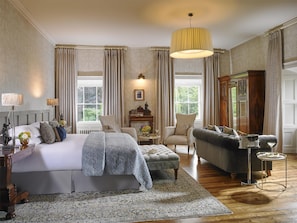 1 bedroom, premium bedding, in-room safe, desk