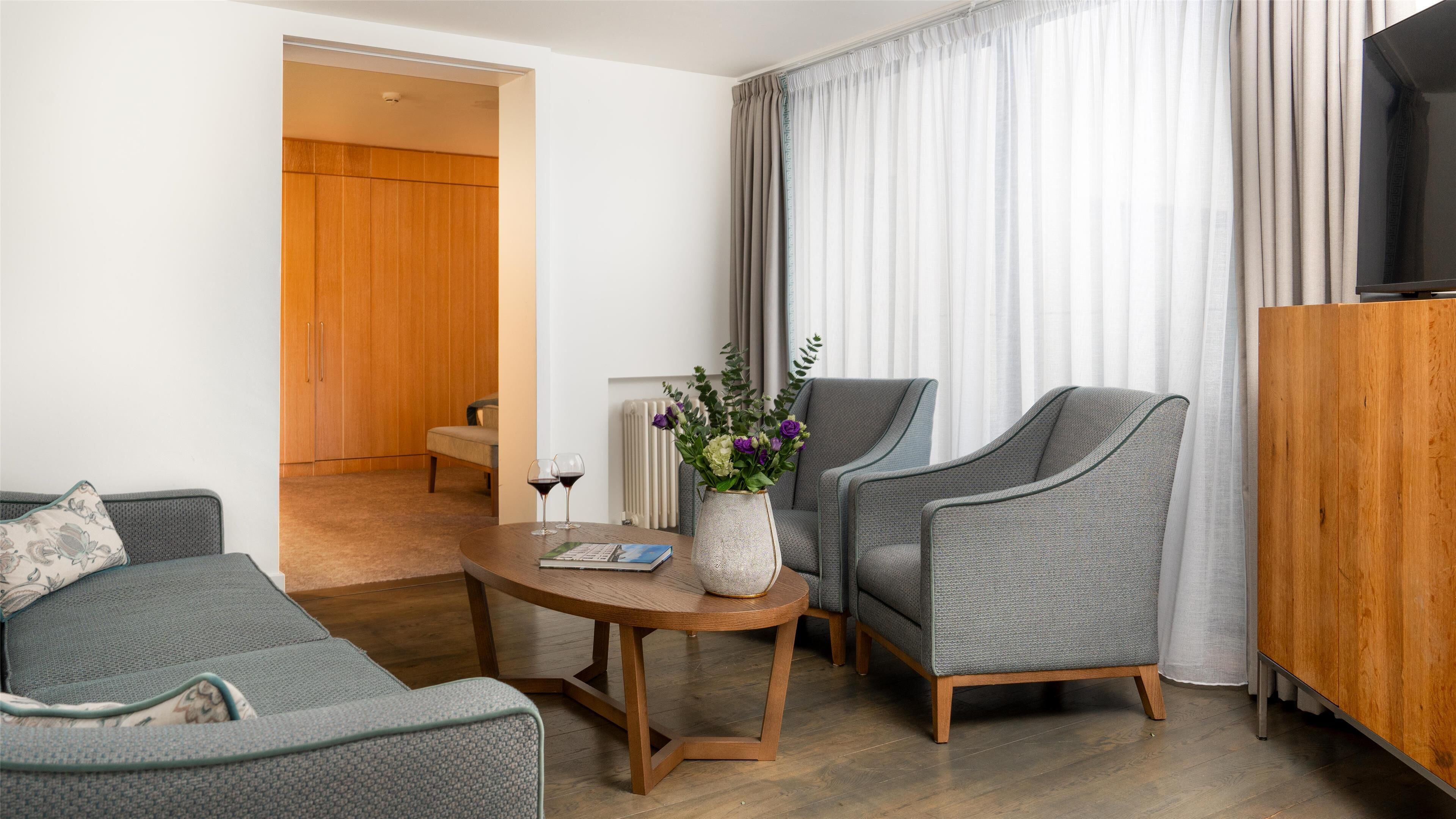 Premium bedding, in-room safe, desk, blackout curtains