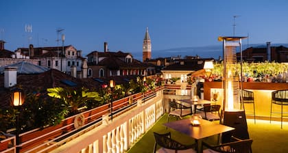Hotel A LA Commedia