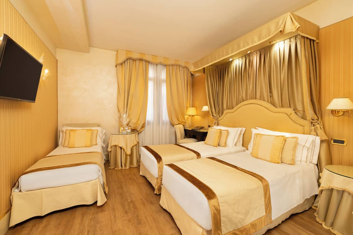 1 habitación, ropa de cama de alta calidad, cubrecamas y minibar