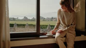 Suite, en una planta alta | Vistas al jardín