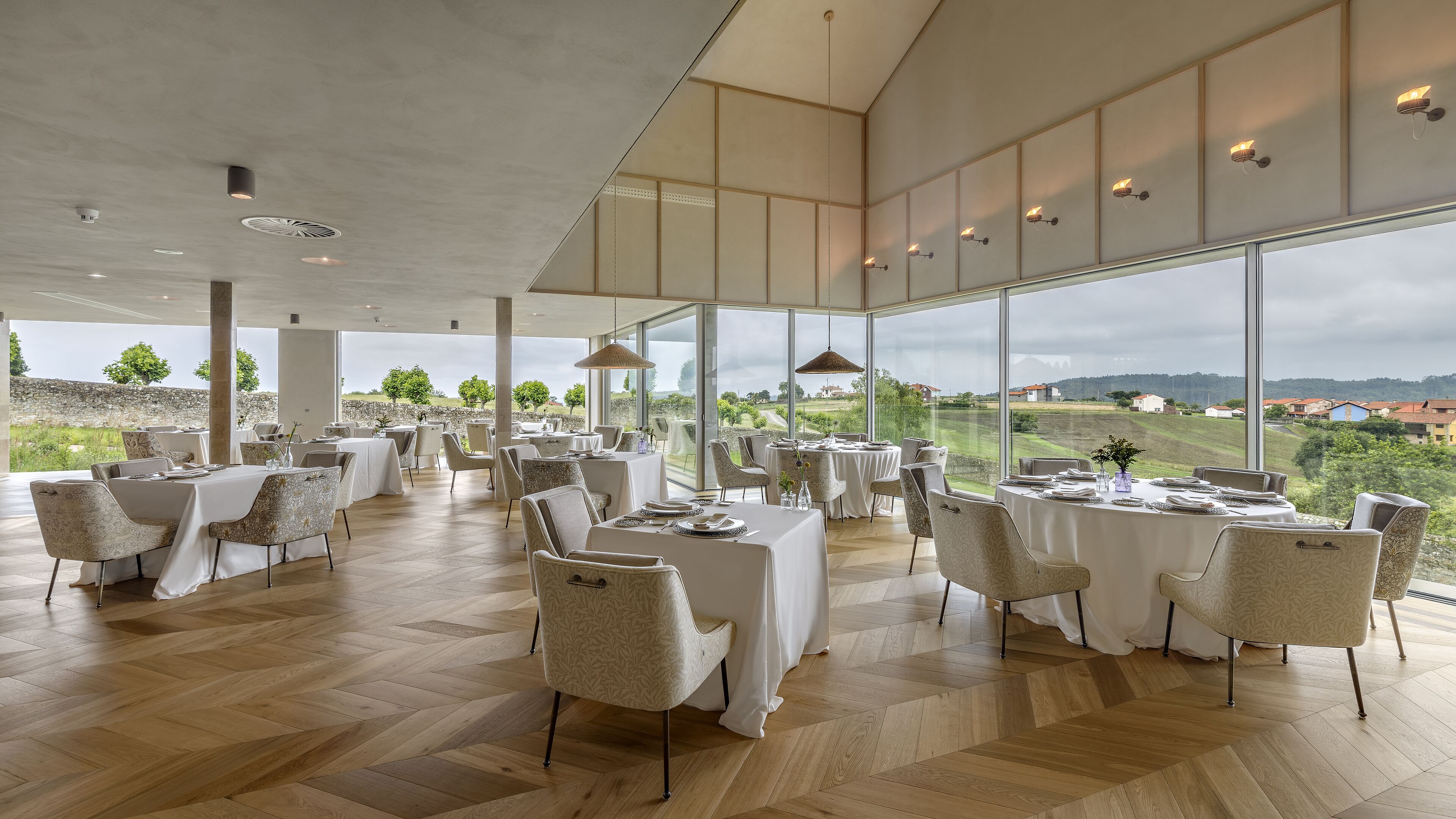 每日供应即点即煮早餐（每人 EUR 35）