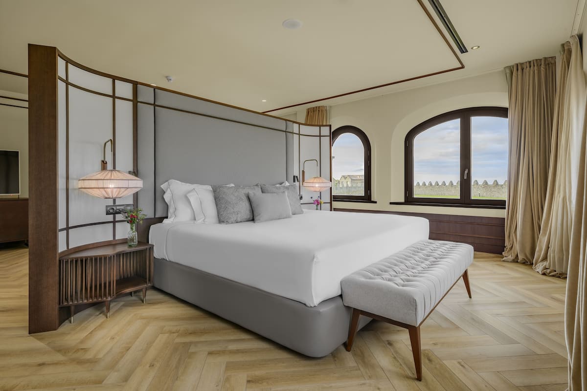 1 habitación, minibar, caja de seguridad en la habitación y escritorio