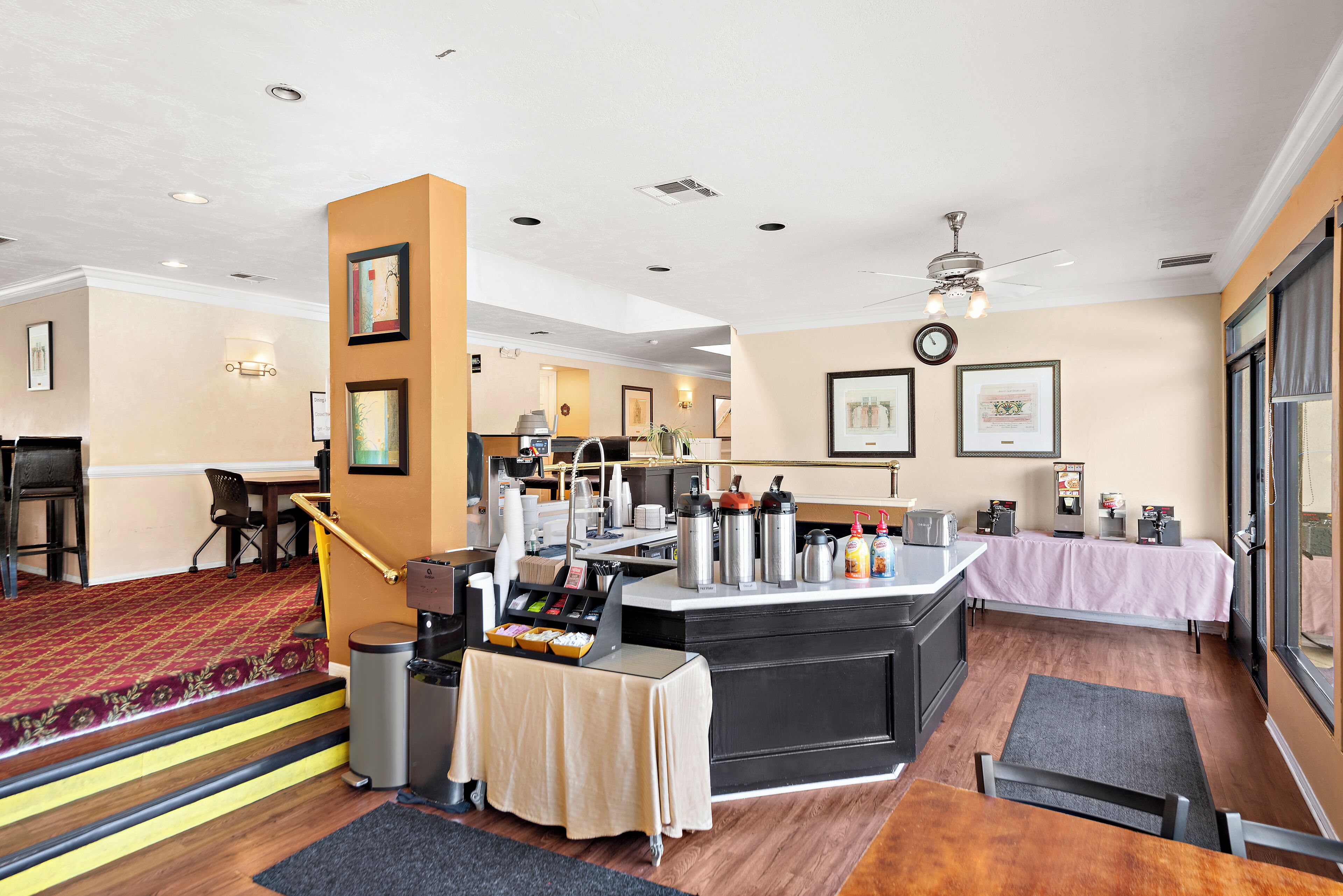 free daily continental breakfast