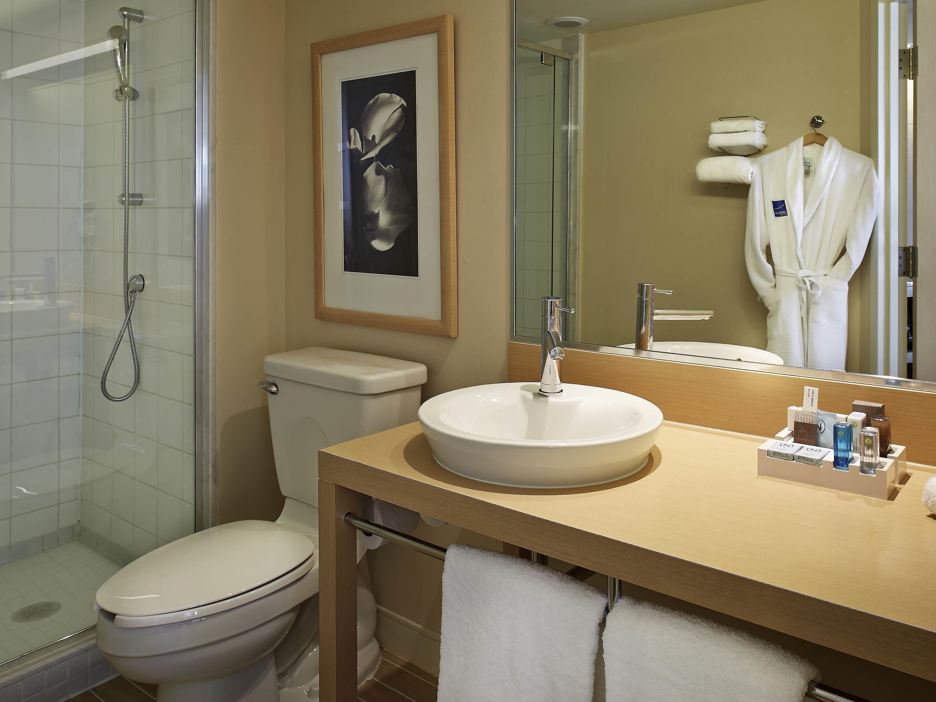 Premium bedding, in-room safe, desk, laptop workspace