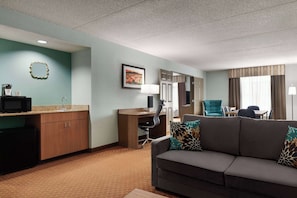 Premium bedding, in-room safe, desk, blackout curtains