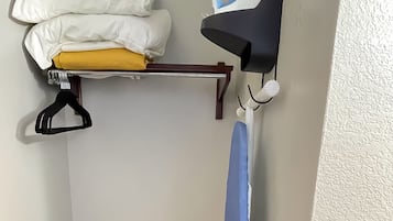 Estudi en suite | Wifi gratuïta i roba de llit