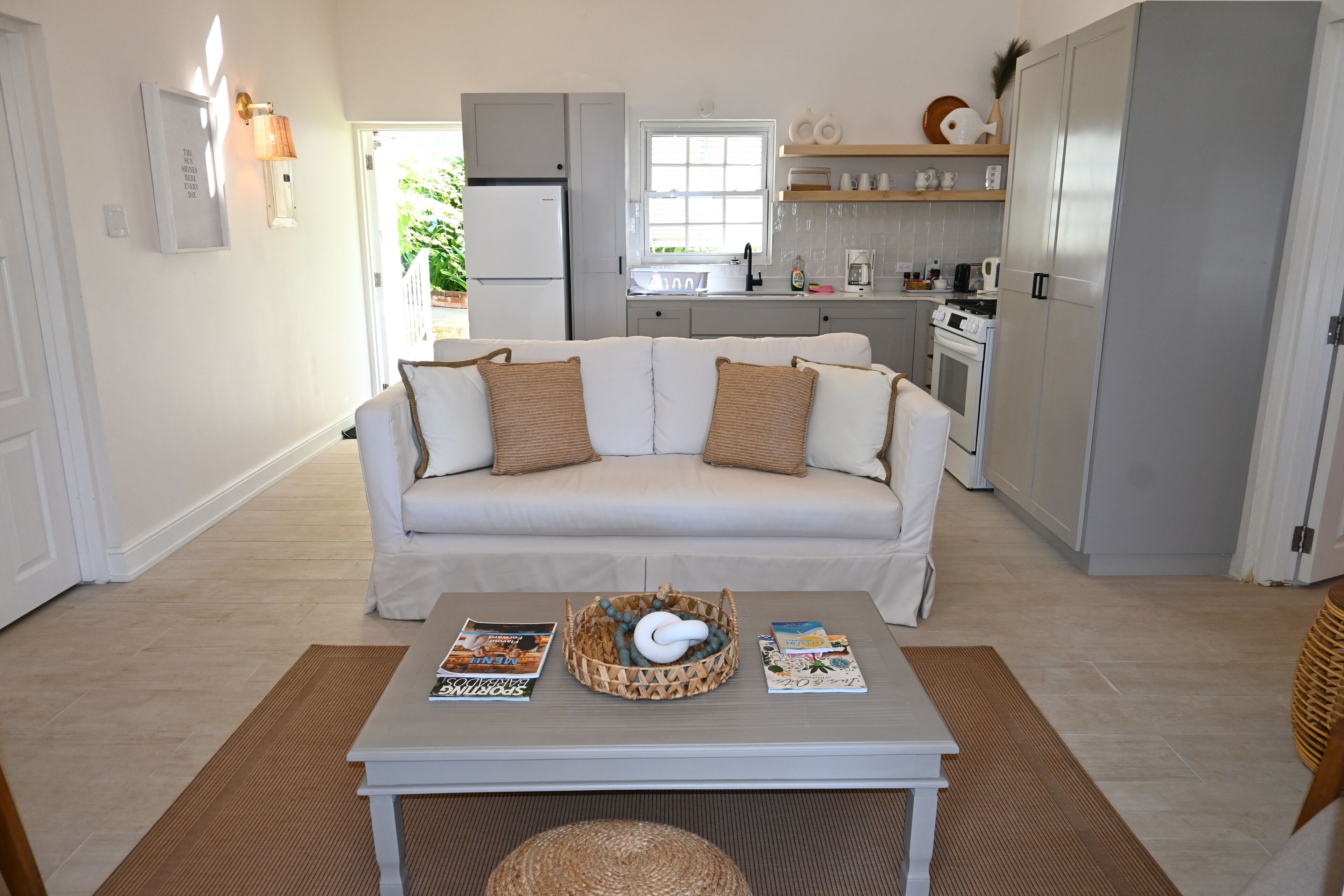 villa, 2 bedrooms, garden area | living area | flat-screen tv, books