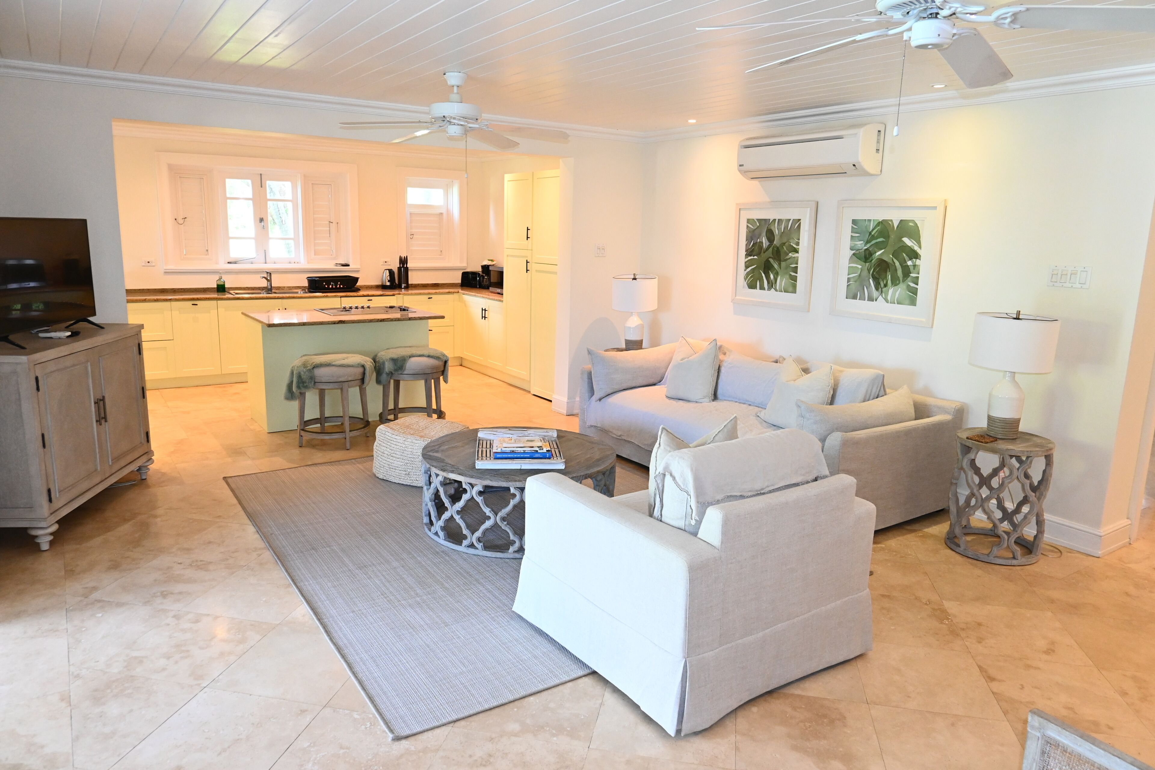 villa, 3 bedrooms | living area | flat-screen tv, books