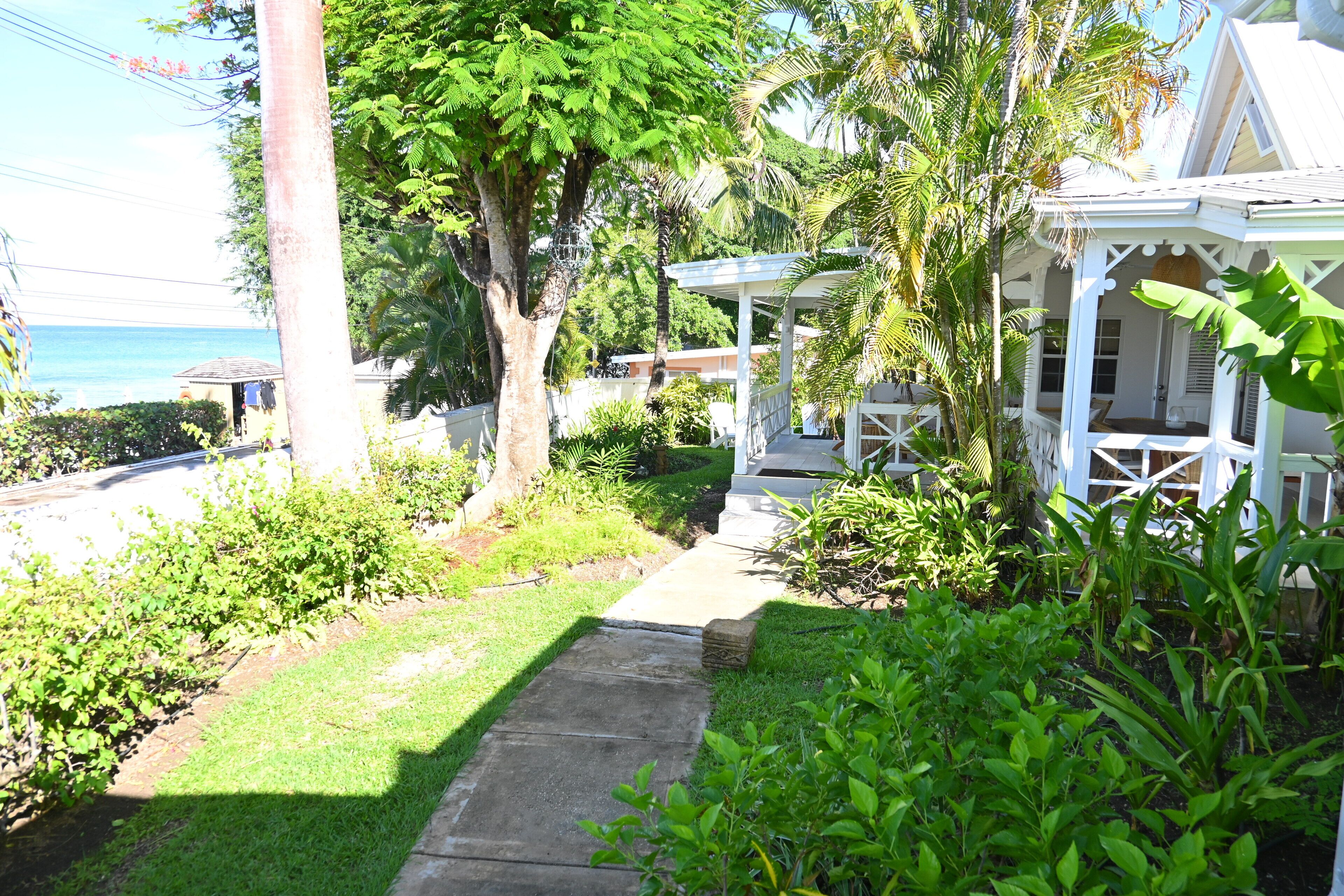 villa, 2 bedrooms, garden area | garden view