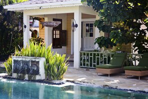 身体护理、热石按摩、深层组织按摩、瑞典式按摩、产前按摩、运动按摩