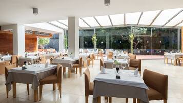 Breakfast served, al fresco dining