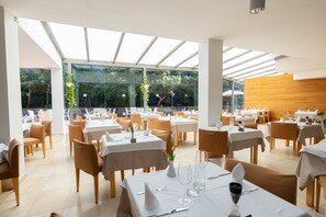 Petit déjeuner servi sur place, restauration en plein air 