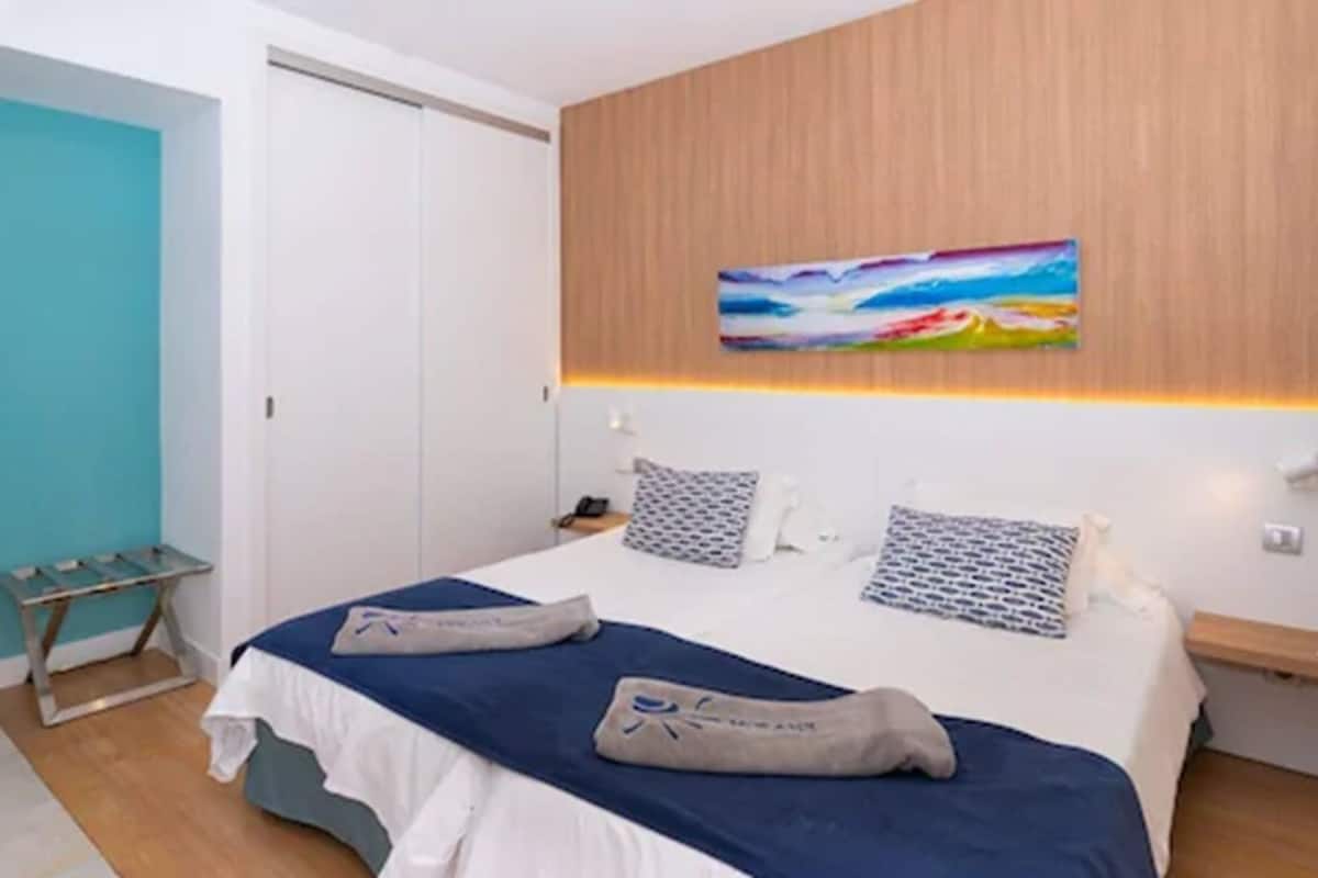 In-room safe, blackout drapes, iron/ironing board, free WiFi