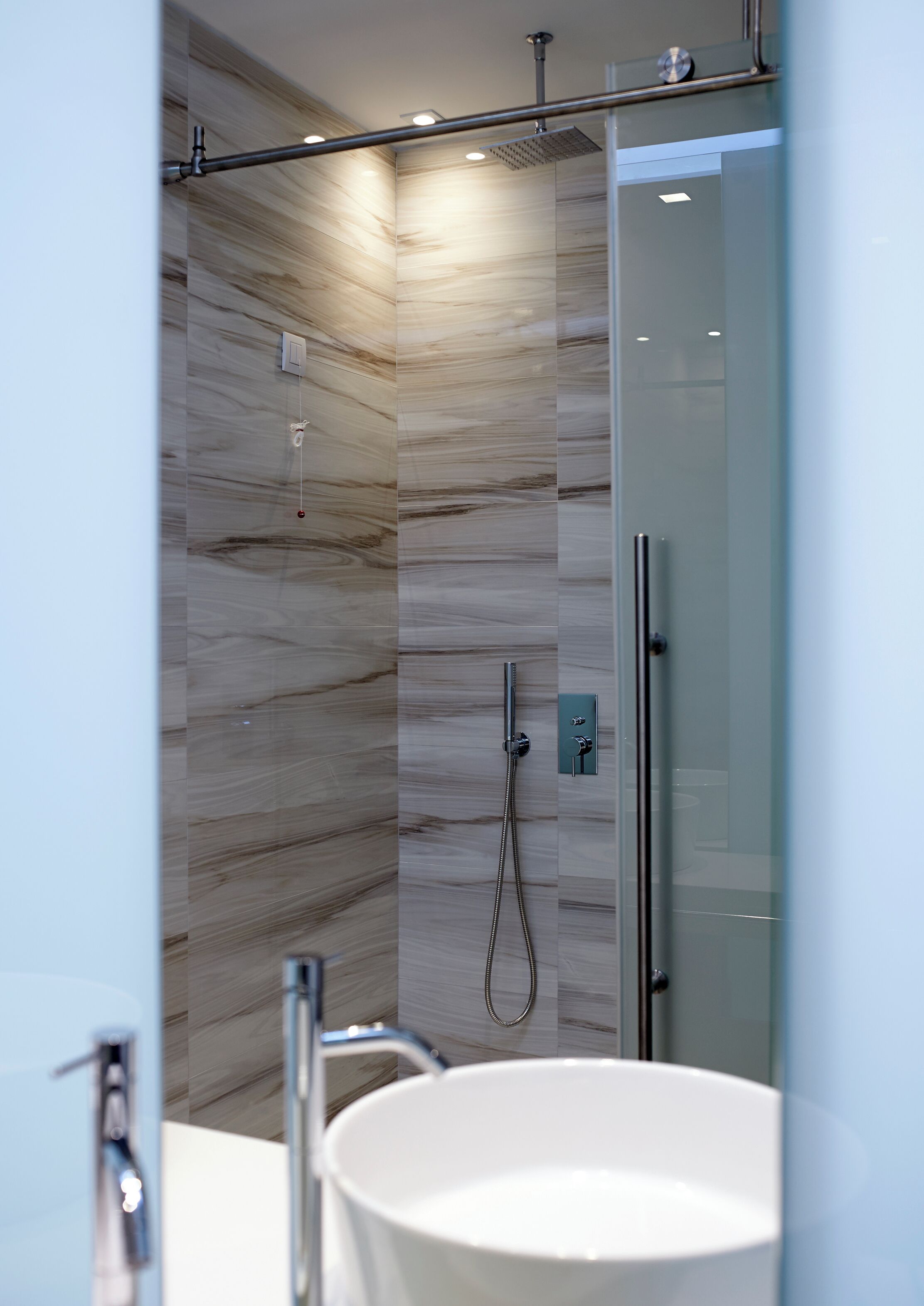 triple room | bathroom | shower, free toiletries, hair dryer, towels