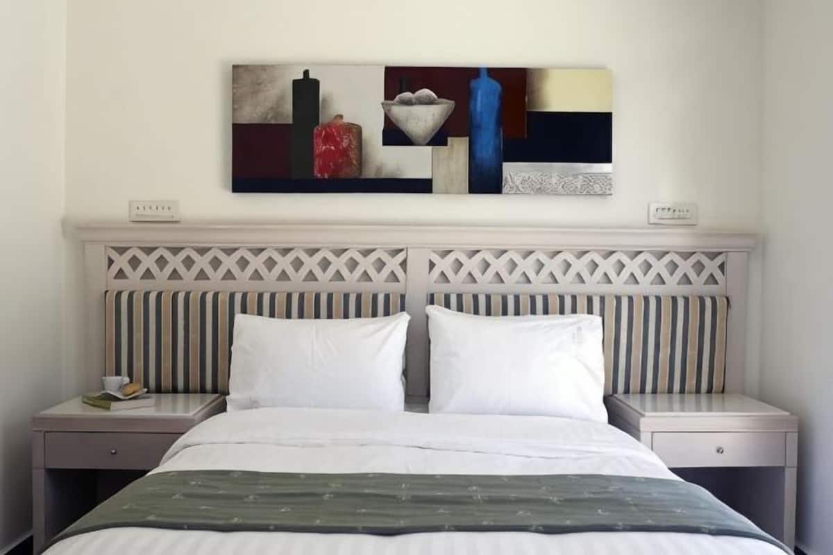Minibar, in-room safe, soundproofing, free WiFi