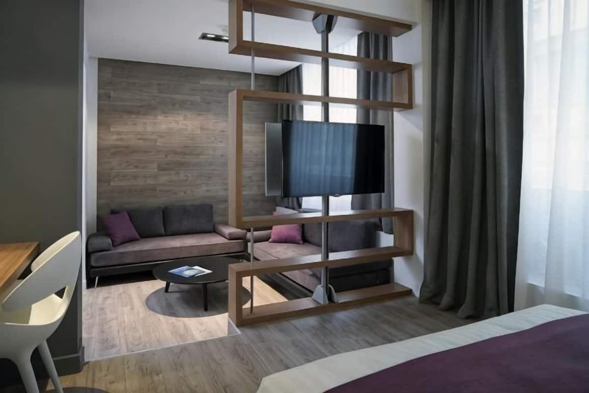 Minibar, két bảo mật tại phòng, phòng cách âm 