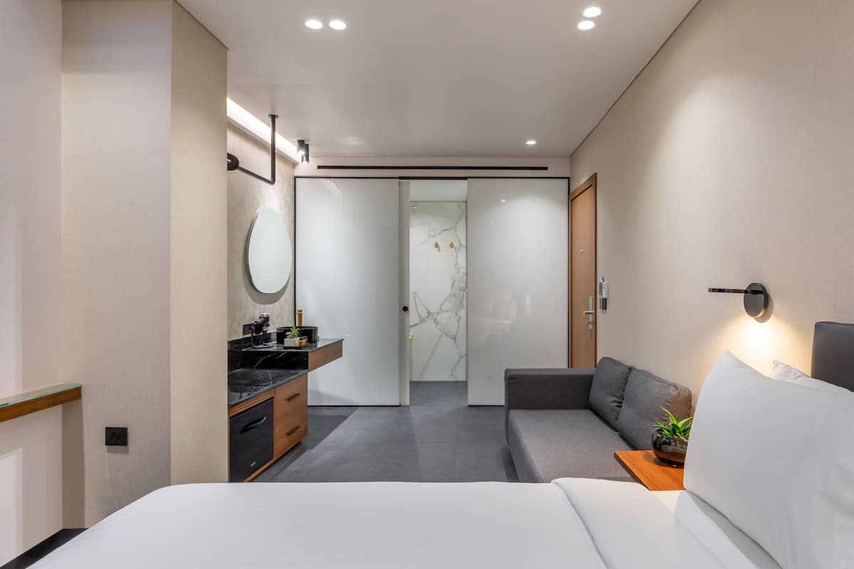 Phòng 3 Deluxe | Minibar, két bảo mật tại phòng, phòng cách âm 