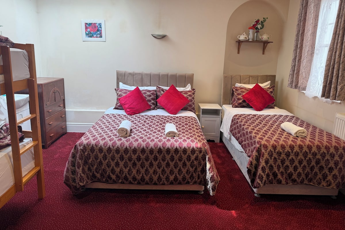 1 bedroom, in-room safe, soundproofing, free WiFi