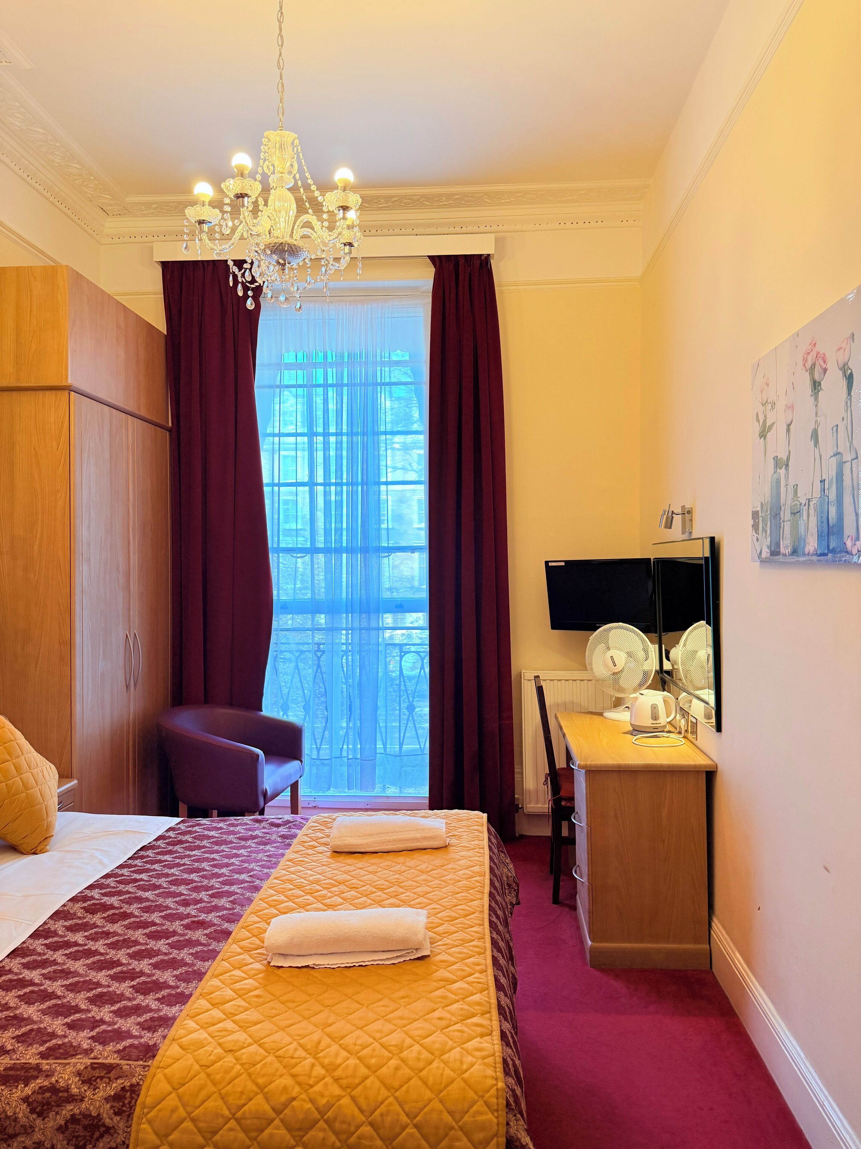 Deluxe Double Room | 1 bedroom, in-room safe, soundproofing, free WiFi