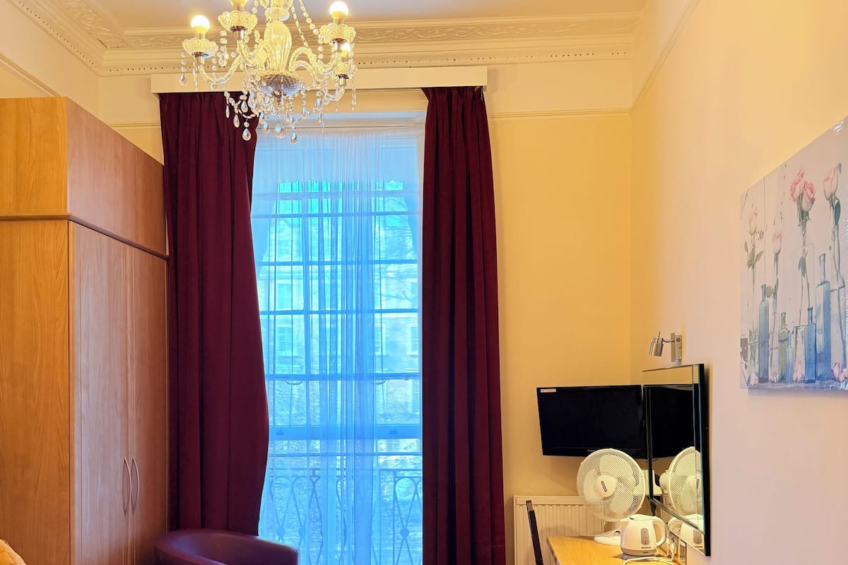 豪華雙人房 | 1 間睡房、房內夾萬、隔音、免費 Wi-Fi