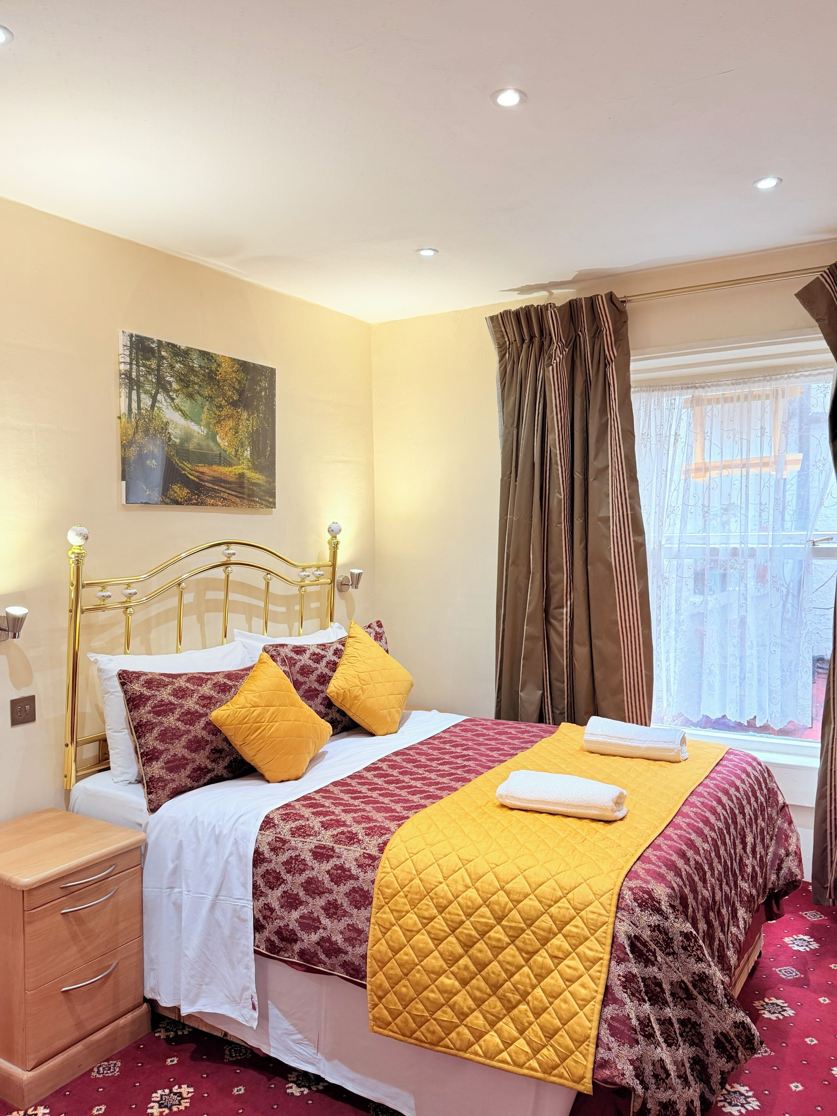 Double Room | 1 bedroom, in-room safe, soundproofing, free WiFi