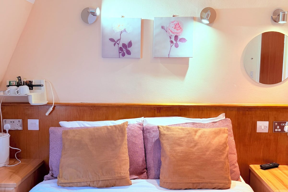 1 bedroom, in-room safe, soundproofing, free WiFi