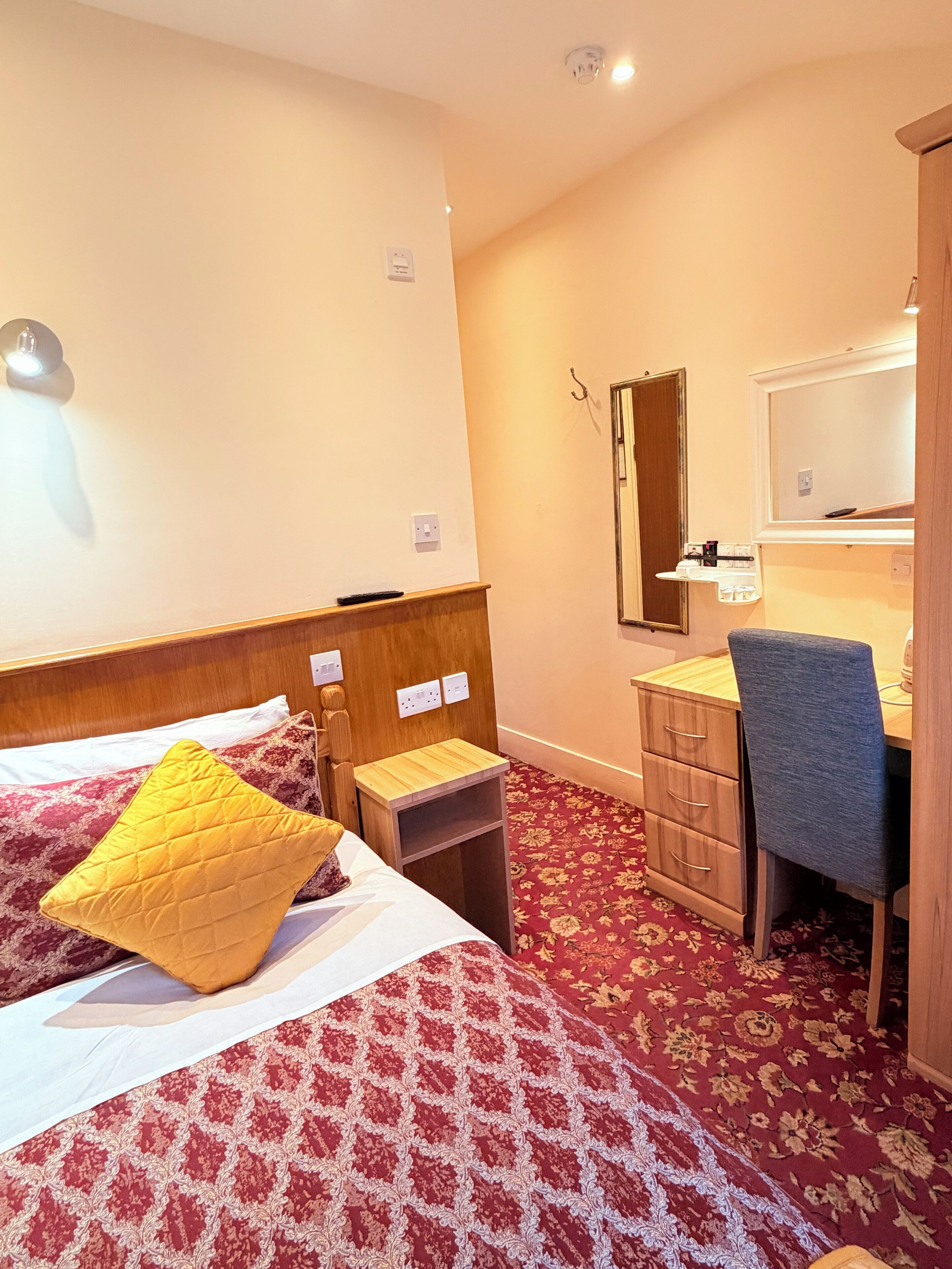 Single Room | 1 bedroom, in-room safe, soundproofing, free WiFi