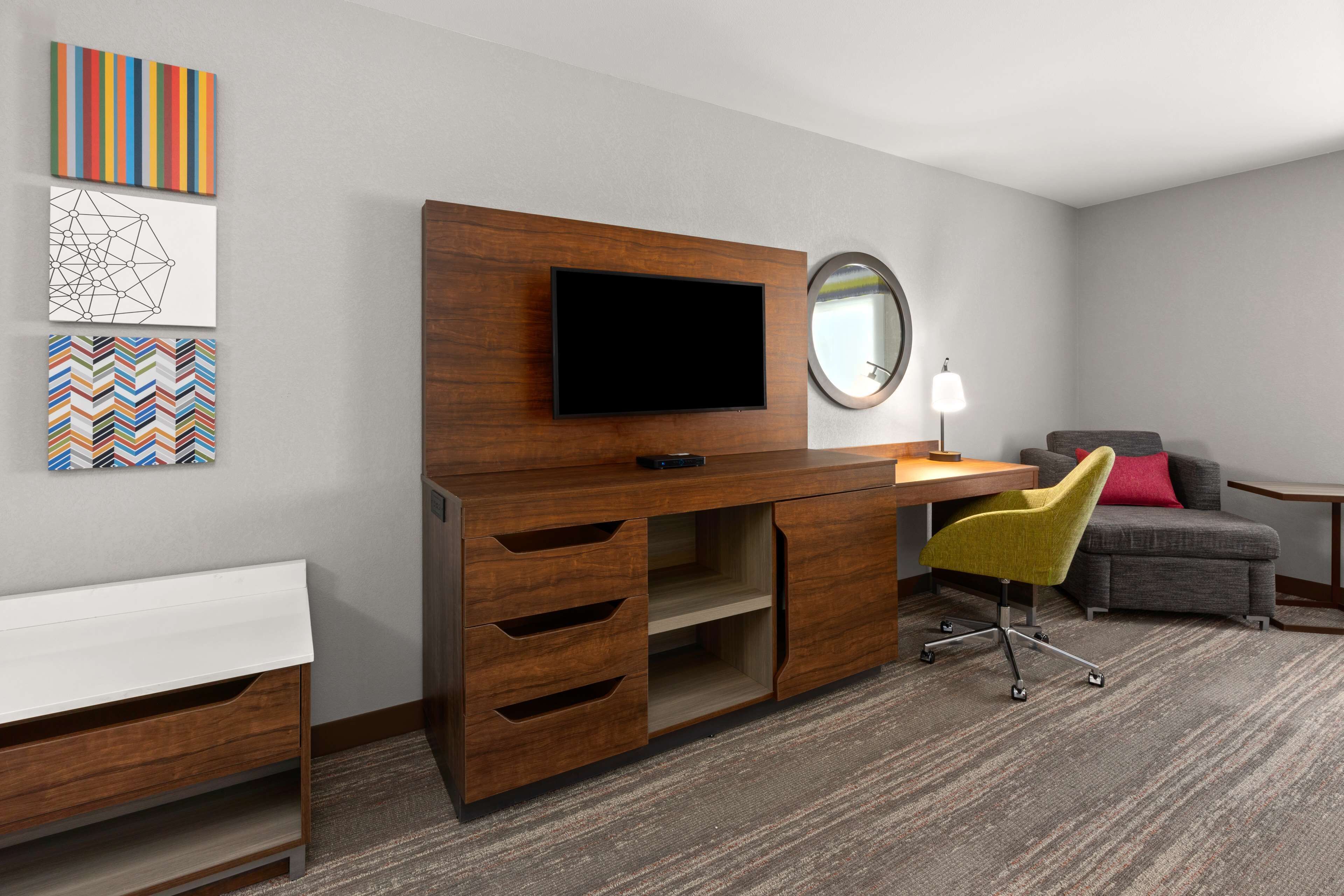 one king studio shwr | premium bedding, desk, blackout curtains, iron/ironing board