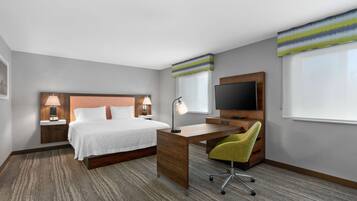 Standard Room | Peralatan tempat tidur premium, meja, langsir/tirai gelap terus