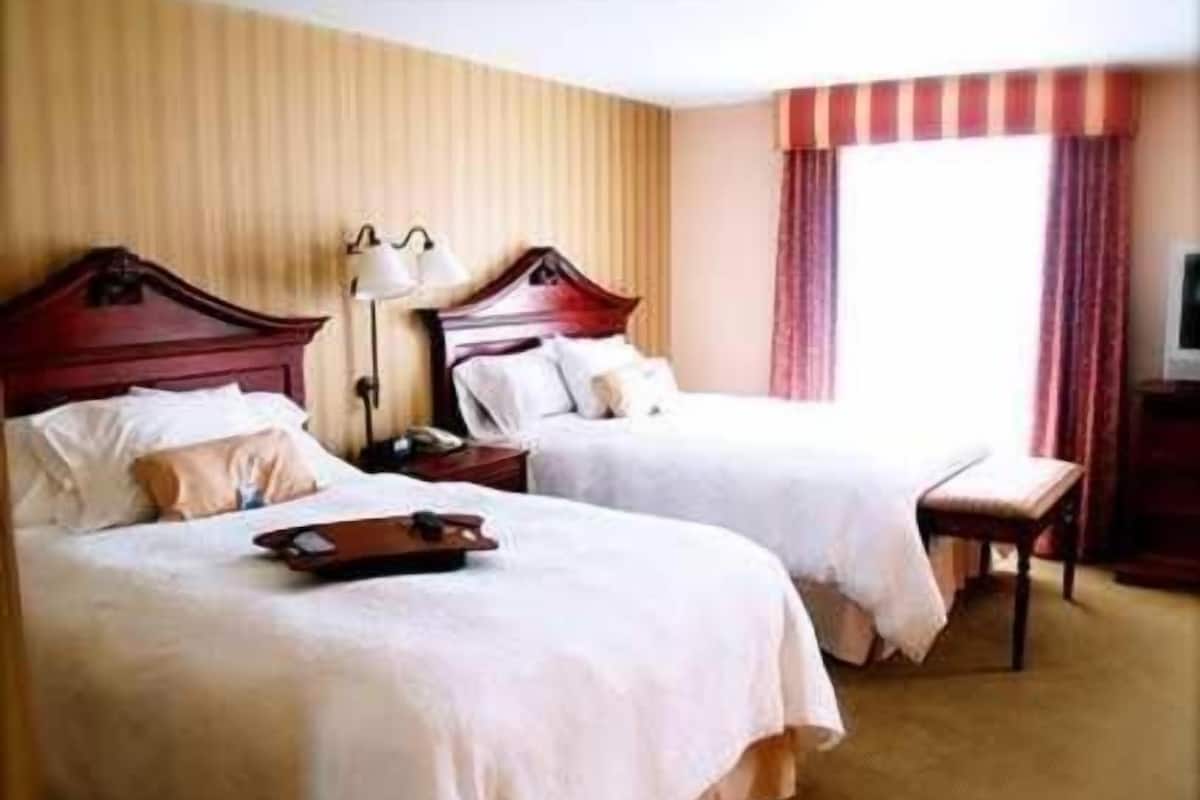 In-room safe, desk, laptop workspace, blackout drapes