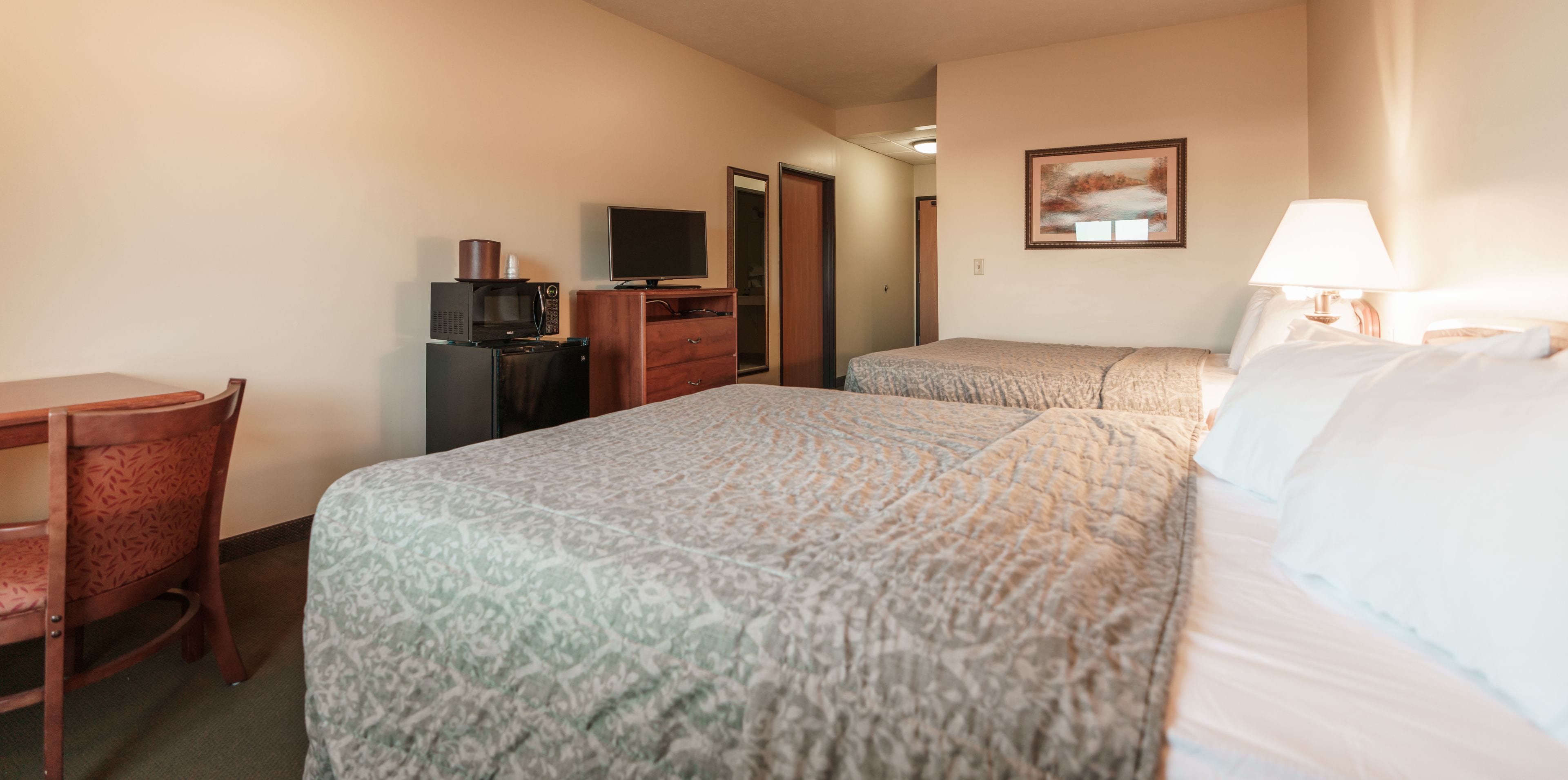 business room, 2 queen beds, non smoking | egyptian cotton sheets, premium bedding, pillow-top beds, desk